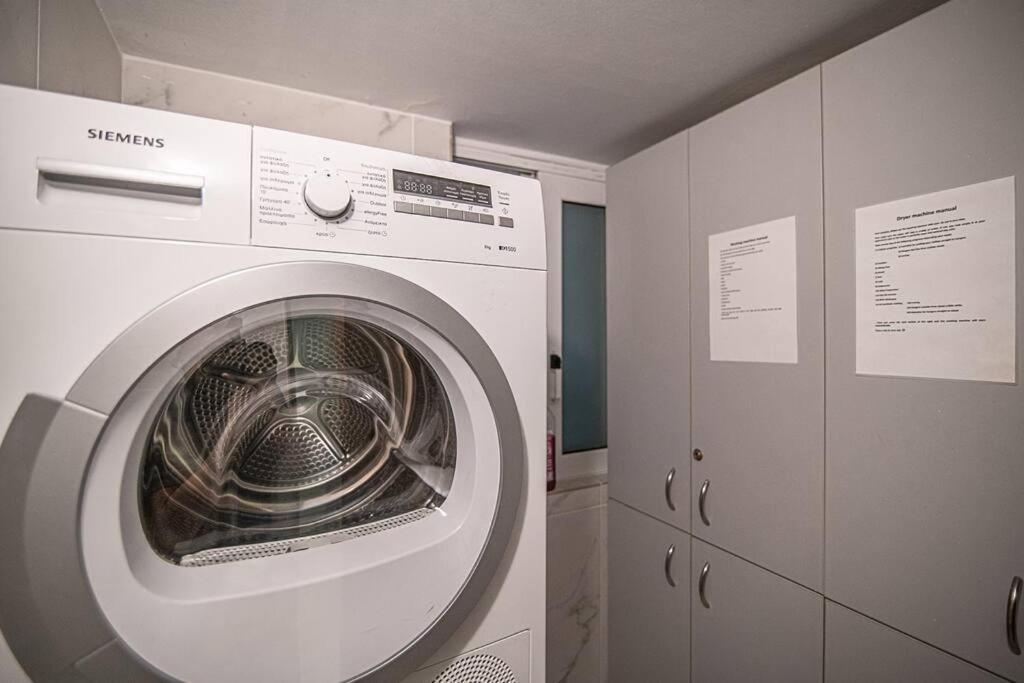 Appartamento A13 Pristine & Sunny 30M2 Flat Near Syntagma Sq Atene Esterno foto