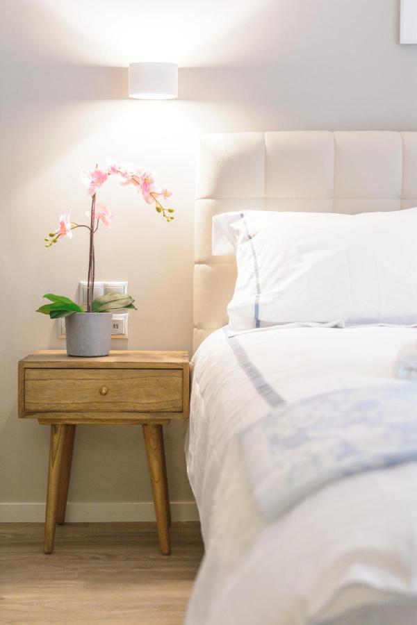 Appartamento A13 Pristine & Sunny 30M2 Flat Near Syntagma Sq Atene Esterno foto